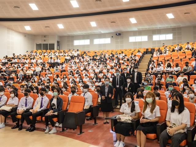 คณะศิลปศาสตร์จัดโครงการเตรียมความพร้อมด้านวิชาการและทักษะการใช้ชีวิตในมหาวิทยาลัย ของนิสิตชั้นปีที่ 1 คณะศิลปศาสตร์ ประจำปีการศึกษา 2565