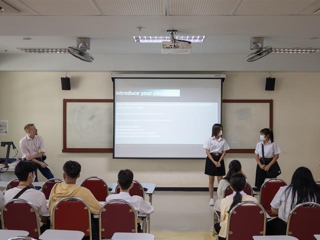 คณะศิลปศาสตร์จัดโครงการเตรียมความพร้อมด้านวิชาการและทักษะการใช้ชีวิตในมหาวิทยาลัย ของนิสิตชั้นปีที่ 1 คณะศิลปศาสตร์ ประจำปีการศึกษา 2565 (แยกสาขาวิชา)
