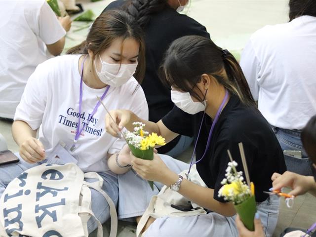 สานสัมพันธ์รัฐศาสตร์และสังคมศาสตร์