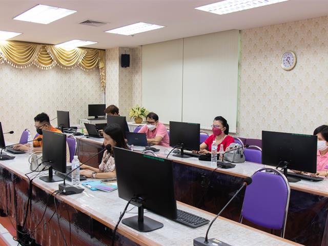 ศูนย์ภาษา คณะศิลปศาสตร์ จัดทดสอบวัดความรู้ภาษาอังกฤษ ระดับปริญญาตรี สำหรับนิสิตรหัส 65 เพื่อเปิดใช้งานโปรแกรมสำเร็จรูป แบบออนไลน์