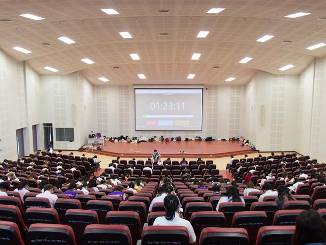 ศูนย์ภาษา คณะศิลปศาสตร์ จัดทดสอบวัดความรู้ภาษาอังกฤษ เพื่อประกอบสำเร็จการศึกษา สำหรับนิสิตรหัส 62