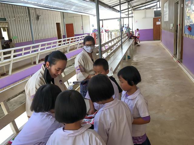 คณะศิลปศาสตร์ ลงพื้นที่จัดกิจกรรมพัฒนาภาษาเพื่อชุมชน ณ ศูนย์การเรียนตำรวจตระเวนชายแดน อินทรีอาสา บ้านห้วยปุ้ม อำเภอเชียงคำ จังหวัดพะเยา
