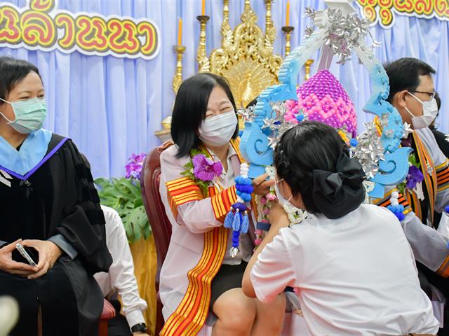 วิทยาลัยการศึกษา ร่วมกับสโมสรนิสิต จัดพิธีไหว้ครู ประจำปีการศึกษา 2565 “เสน่ห์ศิลป์ ถิ่นล้านนา คุรุนิสิตนิสิตา บูชาครู”