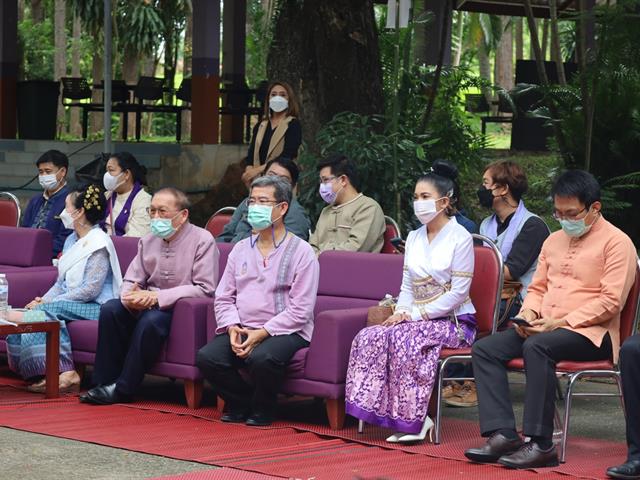 คณบดีคณะสหเวชศาสตร์ ร่วมพิธีไหว้ครูสล่าและไหว้ครูพื้นเมือง (ไหว้ครูกิ๋นอ้อพญา) ของคณะสถาปัตยกรรมศาสตร์และศิลปกรรมศาสตร์ มหาวิทยาลัยพะเยา