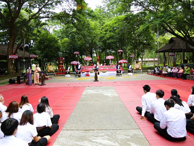 คณบดีคณะสหเวชศาสตร์ ร่วมพิธีไหว้ครูสล่าและไหว้ครูพื้นเมือง (ไหว้ครูกิ๋นอ้อพญา) ของคณะสถาปัตยกรรมศาสตร์และศิลปกรรมศาสตร์ มหาวิทยาลัยพะเยา