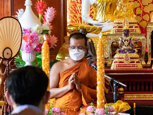 คณะศิลปศาสตร์จัดโครงการถวายเทียนส่องธรรม เนื่องในโอกาสวันอาสาฬหบูชาและวันเข้าพรรษา ๒๕๖๕
