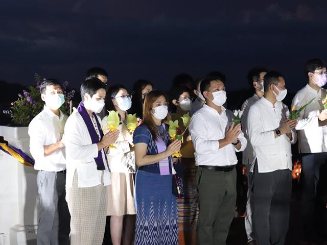 ถวายเทียนพรรษา