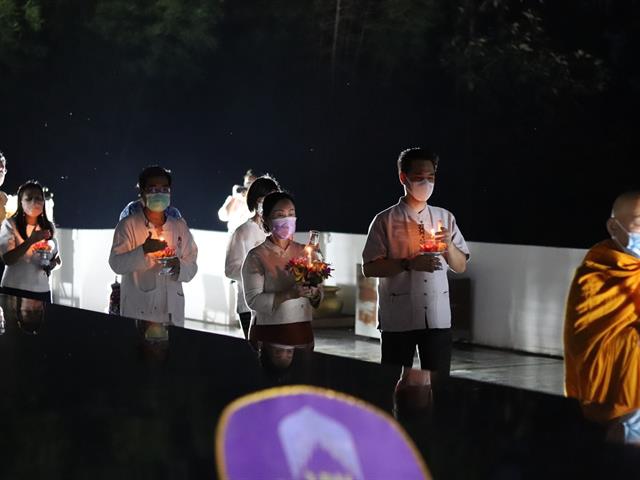ถวายเทียนพรรษา