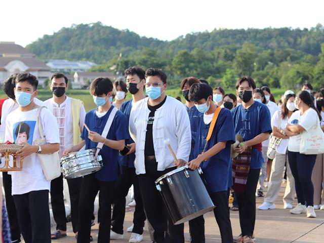 ถวายเทียนพรรษา