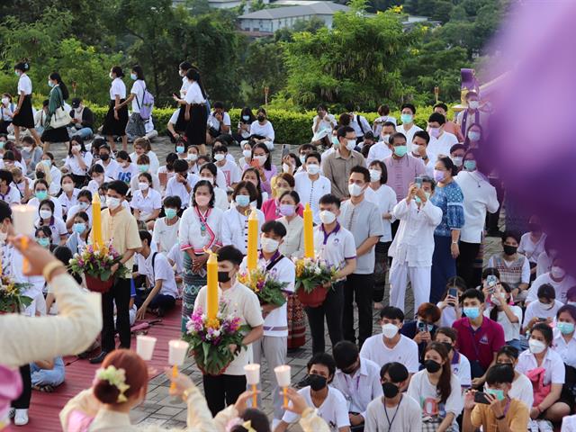 ถวายเทียนพรรษา