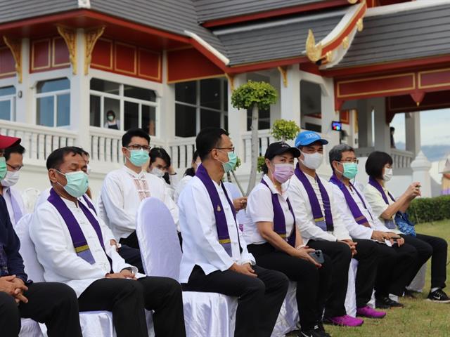 เดินเข้ามอ