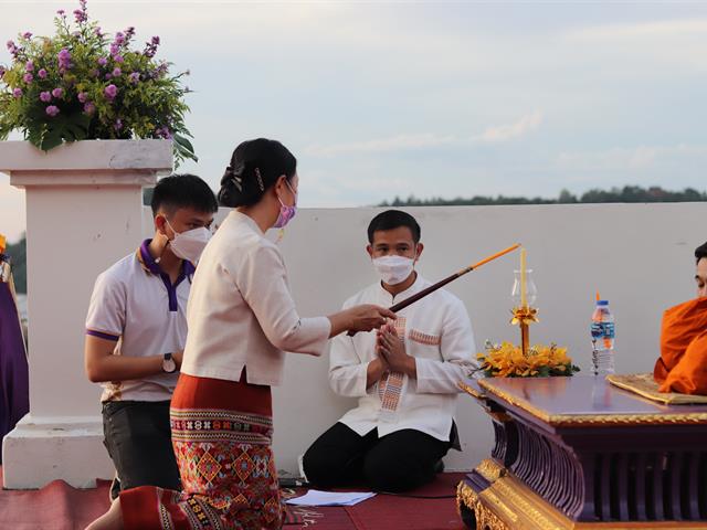 ถวายเทียนพรรษา