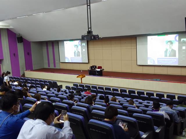 ันที่ 23 กรกฎาคม 2565 คณะนิติศาสตร์ ได้จัดกิจกรรมทางวิชาการสำหรับนิสิต คณาจารย์ของคณะนิติศาสตร์และผู้ที่สนใจทั่วไป  โดยได้รับเกียรติจาก ศาตราจารย์ณรงค์ ใจหาญ นักวิจัยดีเด่นแห่งชาติ สาขานิติศาสตร์ เป็นวิทยากรอบรมสัมมนา "การวิจัยทางนิติศาสตร์" ให้แก่นิสิตระดับปริญญาตรี ปริญญาโท และปริญญาเอก ของคณะนิติศาสตร์ มหาวิทยาลัยพะเยา รวมทั้งบุคลากรและผู้สนใจทั่วไป  ณ ห้อง PKY 1 มหาวิทยาลัยพะเยา