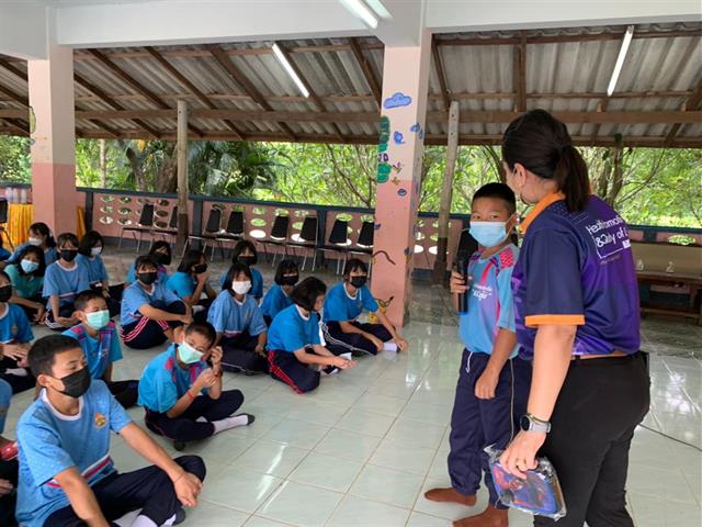 คณะสาธารณสุขศาสตร์ บูรณาการวิชาการและวิจัยร่วมกับ โรงพยาบาลส่งเสริมสุขภาพตำบลบ้านป่างค่า จัดโครงการโรงเรียนส่งเสริมสุขภาพเรื่องเพศศึกษาและสุขบัญญัติ 10 ประการ