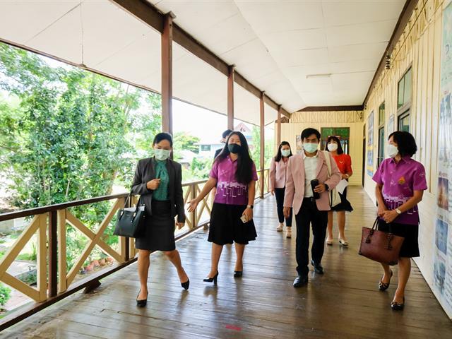 วิทยาลัยการศึกษา ดำเนินการติดตามการฝึกประสบการณ์วิชาชีพครู  ณ โรงเรียนชุมชนบ้านแม่ใส โรงเรียนฟากกว๊านวิทยาคม และโรงเรียนอนุบาลพะเยา จังหวัดพะเยา