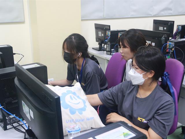 โครงการ Comp Camp