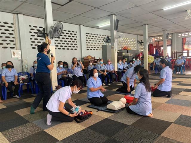 คณะสาธารณสุขศาสตร์ มหาวิทยาลัยพะเยา ร่วมถ่ายทอดความรู้และประสบการณ์ในการดูแลผู้ป่วยติดบ้าน ติดเตียง การปฐมพยาบาลเบื้องต้น การช่วยฟื้นคืนชีพขั้นพื้นฐานสำหรับประชาชน 