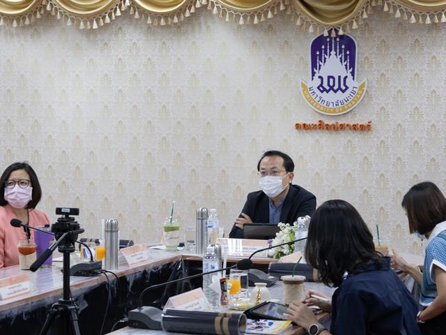 คณะศิลปศาสตร์ นำเสนอพื้นที่การเรียนรู้ที่ผ่านพิจารณาเบื้องต้น ภายใต้ชื่อ “พื้นที่การเรียนรู้ภาษาอังกฤษของศูนย์การเรียนอินทรีอาสา (บ้านห้วยปุ้ม)”