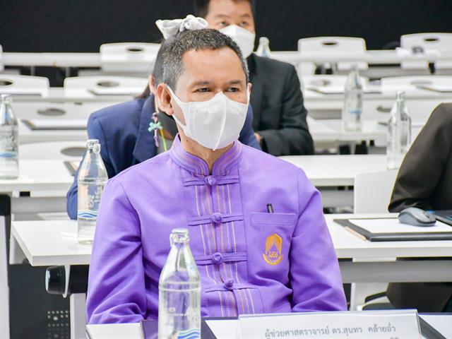 วิทยาลัยการศึกษา ดำเนินโครงการพัฒนาศักยภาพบุคลากรด้านวิจัย ณ โรงแรมเอ็มทู โฮเทล จังหวัดพะเยา และออนไลน์ผ่านระบบ Zoom Meeting