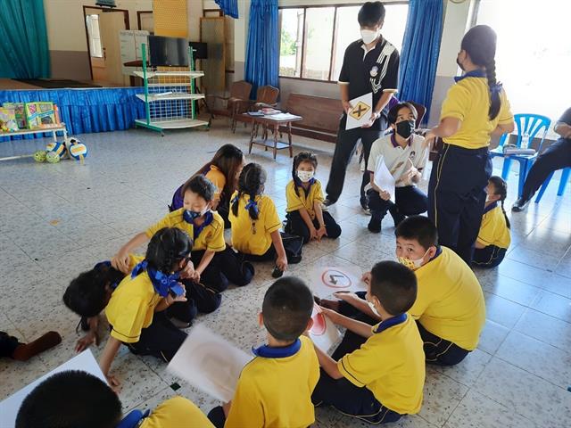 ตัวแทนนิสิตคณะนิติศาสตร์ และชมรมวิชาการคณะนิติศาสตร์ มหาวิทยาลัยพะเยา ดำเนินโครงการ นิติจิตอาสาพัฒนาบวร  ณ โรงเรียนบ้านแม่จว้า ตำบลแม่สุก อำเภอแม่ใจ จังหวัดพะเยา 