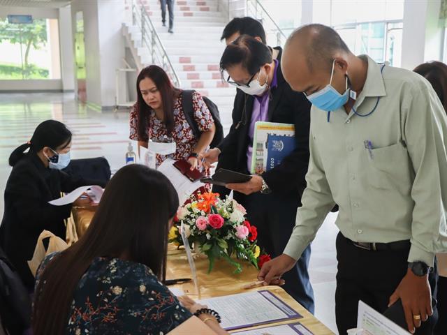 โครงการอบรมเชิงปฏิบัติการ ด้านการบริหารความเสี่ยงและควบคุมภายใน มหาวิทยาลัยพะเยา ประจำปีงบประมาณ พ.ศ. 2565