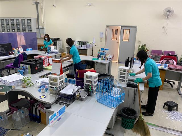 เมื่อวันที่ 3 กันยายน 2565 กองคลังได้ดำเนินการจัดโครงการ FIN GREEN โดยมีบุคลากรกองคลังเข้าร่วมโครงการ และมีวัตถุประสงค์เพื่อสร้างบรรยากาศและสิ่งแวดล้อมในสถานที่ทำงานให้ดีขึ้น เพื่อให้บุคลากรมีส่วนร่วมในการปรับปรุงงานและสถานที่ทำงาน เพื่อให้สถานที่ทำงานสะอาด และเป็นระเบียบเรียบร้อย เพื่อให้บุคลากรสามารถปฏิบัติงานได้อย่างรวดเร็วและประหยัดทรัพยากร  และเพื่อลดการสูญหายของวัสดุ เครื่องมือ อุปกรณ์ต่าง ๆ และมีพื้นที่การทำงานเพิ่มขึ้นจากการขจัดวัสดุที่เกินความจำเป็นออกไป