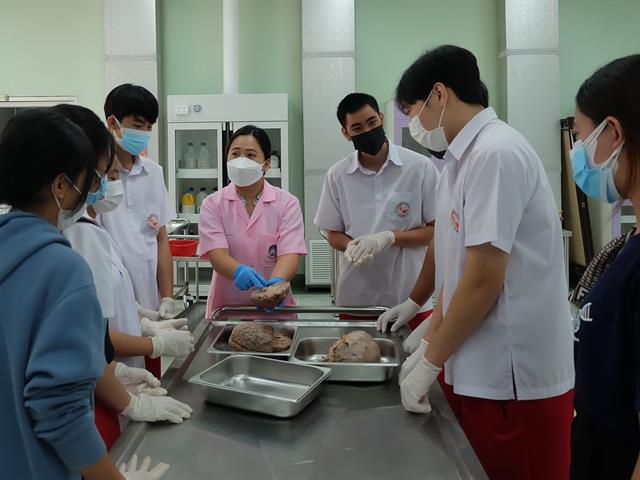 คณะวิทยาศาสตร์การแพทย์ มหาวิทยาลัยพะเยา ให้การต้อนรับการเข้าศึกษาดูงานของครูและนักเรียน โรงเรียนเชียงรายวิทยาคม