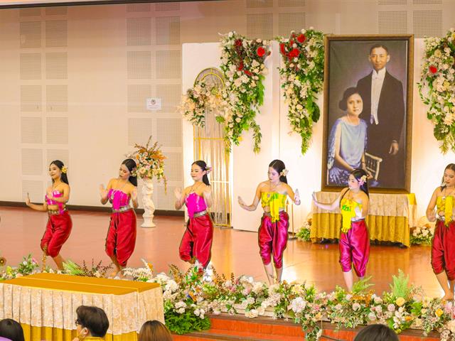 สาขาวิชาอนามัยชุมชนจัดพิธีมอบเสื้อปฏิบัติการและเข็มวิชาชีพแก่นิสิตสาขาวิชาอนามัยชุมชน ปีการศึกษา 2565