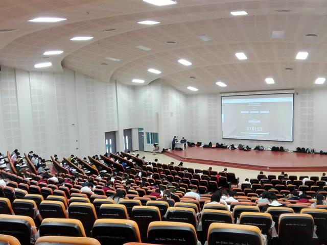 ศูนย์ภาษา คณะศิลปศาสตร์ จัดอบรมและทดสอบวัดความรู้ภาษาอังกฤษ  เพื่อสำเร็จการศึกษา โดยข้อสอบศูนย์ภาษา (English for Undergraduates)