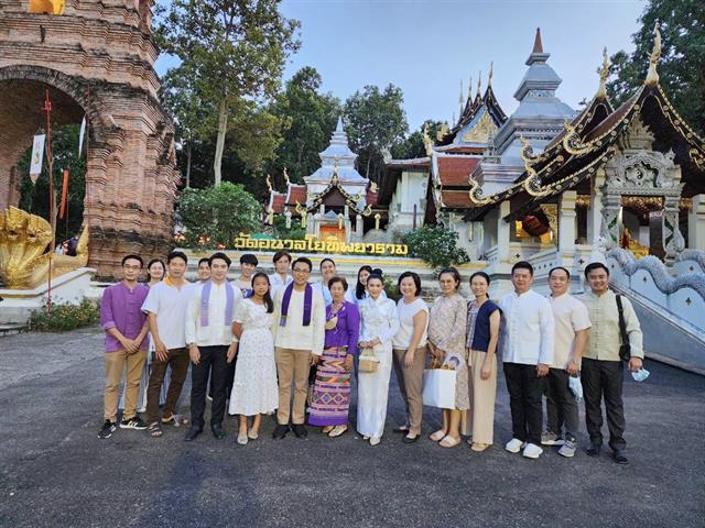29-30 ต.ค. 2565 คณะนิติศาสตร์ มหาวิทยาลัยพะเยา นำโดยผู้ช่วยศาสตราจารย์อุดม งามเมืองสกุล คณบดีคณะนิติศาสตร์ พร้อมด้วยคณะผู้บริหาร คณาจารย์ และเจ้าหน้าที่คณะนิติศาสตร์ได้ ร่วมโครงการทำนุบำรุงศิลปวัฒนธรรม ฉลองสมโภช องค์กฐิน อธิษฐานจัดเก็บฝ้ายมหามงคล ร่วมพิธีทอผ้าจุลกฐิน และในการนี้ ร่วมเป็นเจ้าภาพถวายผ้าจุลกฐิน ในงาน"ปั่นฝ้ายสายบุญจุลกฐิน"  ณ วัดอนาลโยทิพยาราม จ.พะเยา
