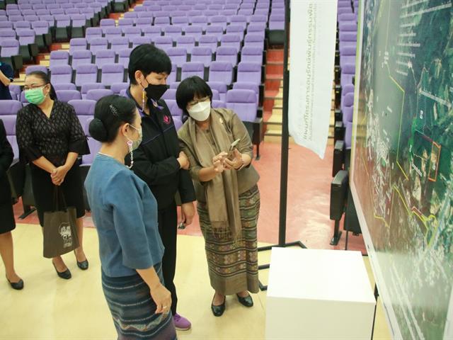 จัดนิทรรศการ แสดงผลิตภัณฑ์ พร้อมทำแผนแม่บทและแผนปฏิบัติการ อพ.สธ.ม.พะเยา โดยศูนย์ประสานงาน อพ.สธ.ม.พะเยา คณะเกษตรฯ