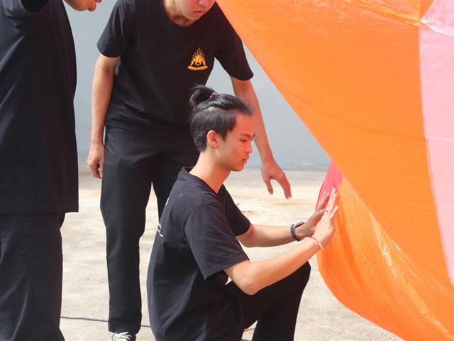 การแข่งขันโคมลอย