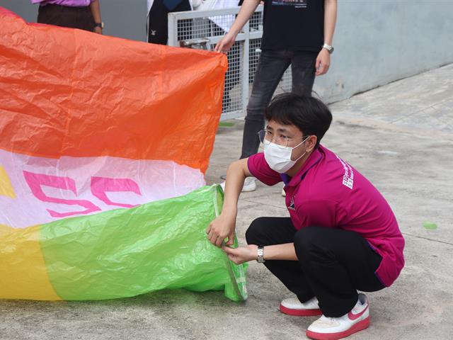 การแข่งขันโคมลอย