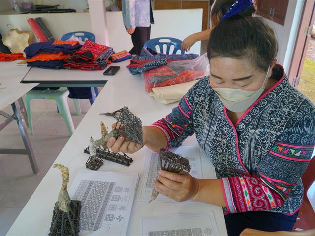 แก้ปัญหาผ้าย้อมครามสีตก
