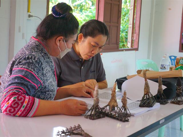 แก้ปัญหาผ้าย้อมครามสีตก