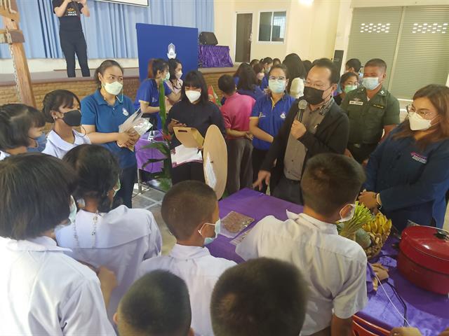 คณะสาธารณสุขศาสตร์ ได้ดำเนินกิจกรรมประเมิน "โครงการลูกประคบสมุนไพรสูตรผสมข้าวไรซ์เบอรี่ลดความเมื่อยล้าจากการทำงาน"