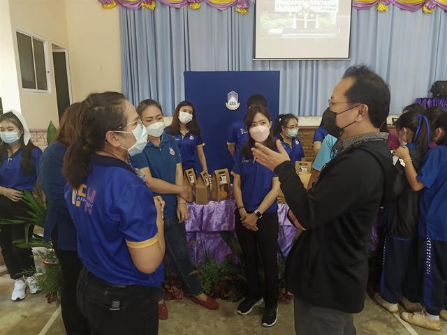 คณะสาธารณสุขศาสตร์ ได้ดำเนินกิจกรรมประเมิน "โครงการลูกประคบสมุนไพรสูตรผสมข้าวไรซ์เบอรี่ลดความเมื่อยล้าจากการทำงาน"