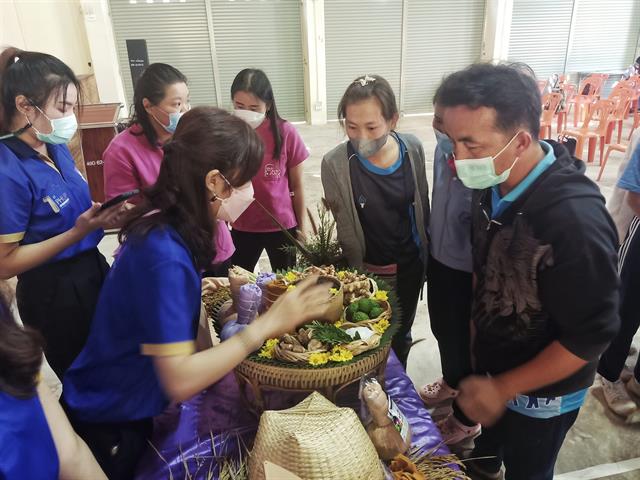 คณะสาธารณสุขศาสตร์ ได้ดำเนินกิจกรรมประเมิน "โครงการลูกประคบสมุนไพรสูตรผสมข้าวไรซ์เบอรี่ลดความเมื่อยล้าจากการทำงาน"