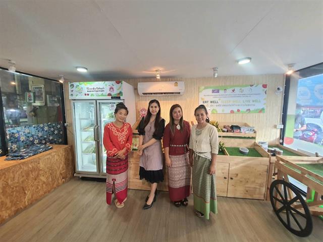 ศูนย์การเรียนรู้เกษตรอินทรีย์ กลุ่มวิสาหกิจวิถีเกษตร ภายใต้สังกัดของคณะนิติศาสตร์ มหาวิทยาลัยพะเยา เปิดร้าน วิถีเกษตรอินทรีย์ห้วยแก้วณ ตลาดสดท่าวังทอง