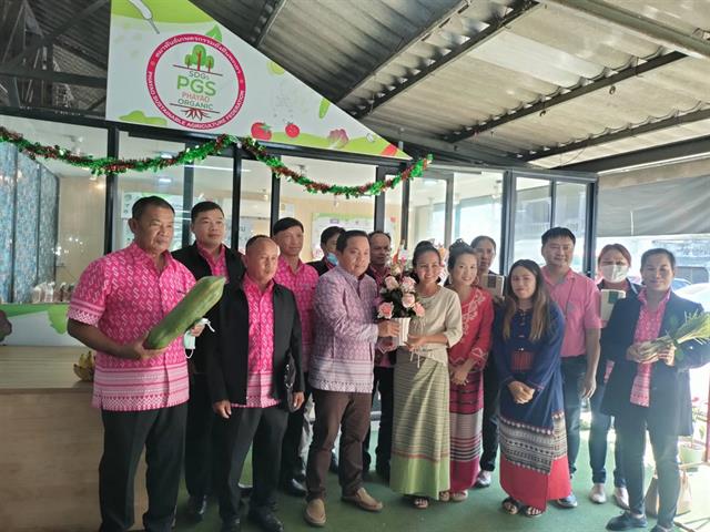 ศูนย์การเรียนรู้เกษตรอินทรีย์ กลุ่มวิสาหกิจวิถีเกษตร ภายใต้สังกัดของคณะนิติศาสตร์ มหาวิทยาลัยพะเยา เปิดร้าน วิถีเกษตรอินทรีย์ห้วยแก้วณ ตลาดสดท่าวังทอง