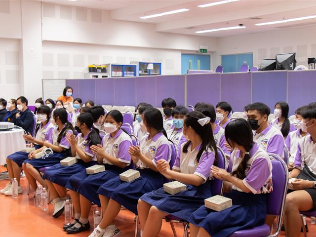 คณะศิลปศาสตร์ ให้การต้อนรับคณะครูและนักเรียน โรงเรียนจักรคำคณาทร จังหวัดลำพูน