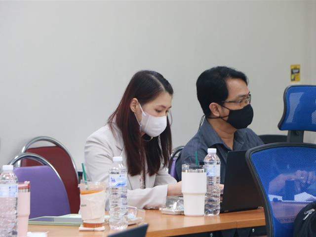 คณะสาธารณสุขศาสตร์ ได้ดำเนินกิจกรรมการพัฒนางานประจำสู่งานวิจัย (R2R) ภายใต้โครงการพัฒนาการปฏิบัติงานของบุคลากรสายวิชาการและสายสนับสนุน เพื่อพัฒนาเข้าสู่ตำแหน่งที่สูงขึ้น 