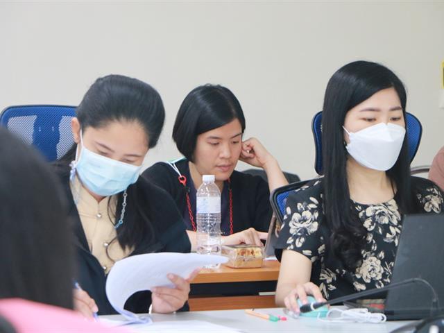 คณะสาธารณสุขศาสตร์ ได้ดำเนินกิจกรรมการพัฒนางานประจำสู่งานวิจัย (R2R) ภายใต้โครงการพัฒนาการปฏิบัติงานของบุคลากรสายวิชาการและสายสนับสนุน เพื่อพัฒนาเข้าสู่ตำแหน่งที่สูงขึ้น 
