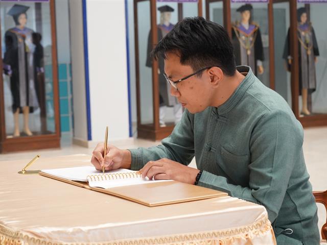 ลงนามถวายพระพร สมเด็จพระเจ้าลูกเธอ เจ้าฟ้าพัชรกิติยาภา นเรนทิราเทพยวดี กรมหลวงราชสาริณีสิริพัชร มหาวัชรราชธิดา ขอให้พระพลานามัยแข็งแรง