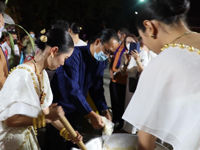 ตานข้าวใหม่ใส่บาตรหลวง ประจำปี 2566