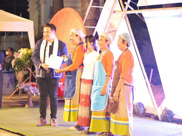 ตานข้าวใหม่ใส่บาตรหลวง2566