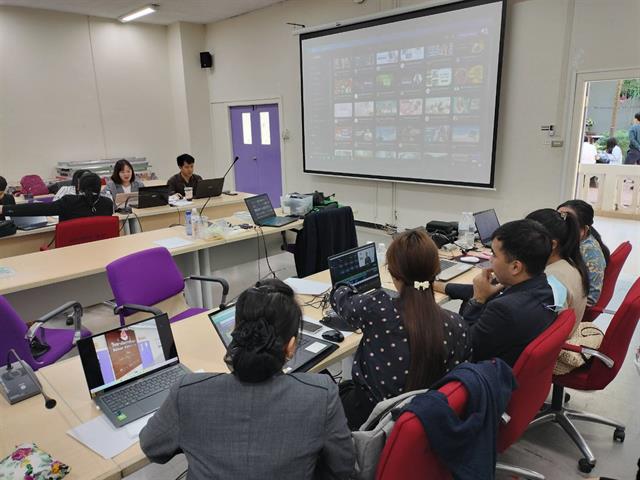 ภาพบรรยากาศการเรียนการสอนรายวิชา 176702 นวัตกรรมและเทคโนโลยีสารสนเทศทางการศึกษา สำหรับนิสิตระดับปริญญาโท หลักสูตรการศึกษามหาบัณฑิต สาขาวิชาการบริหารกา
