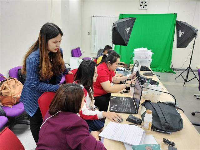 ภาพบรรยากาศการเรียนการสอนรายวิชา 176702 นวัตกรรมและเทคโนโลยีสารสนเทศทางการศึกษา สำหรับนิสิตระดับปริญญาโท หลักสูตรการศึกษามหาบัณฑิต สาขาวิชาการบริหารกา