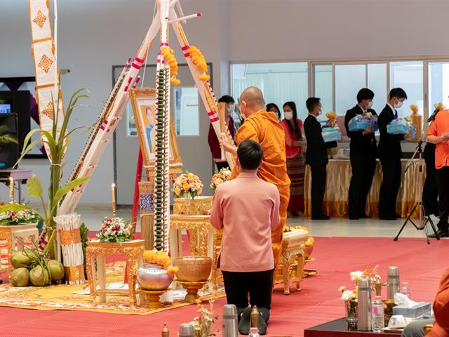 คณะศิลปศาสตร์ร่วมพิธีทำบุญเนื่องในวันขึ้นปีใหม่ ๒๕๖๖
