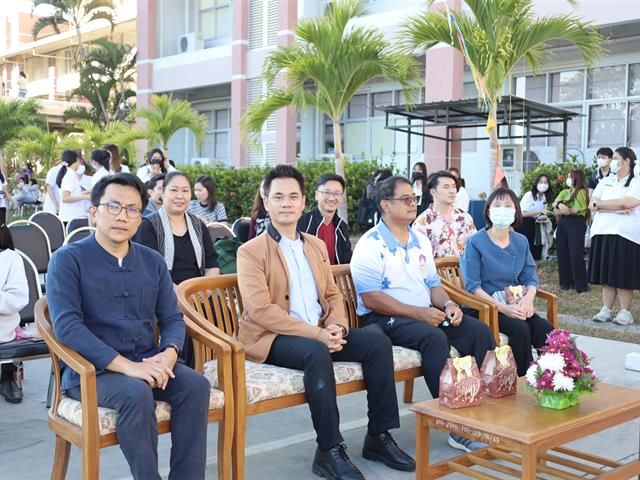 คณะสาธารณสุขศาสตร์ พร้อมด้วยคณะผู้บริหาร บุคลากร สโมสรนิสิตคณะสาธารณสุขศาสตร์  เข้าร่วมกิจกรรม "กาดเวิ้งว้าว ครั้งที่ 3" 